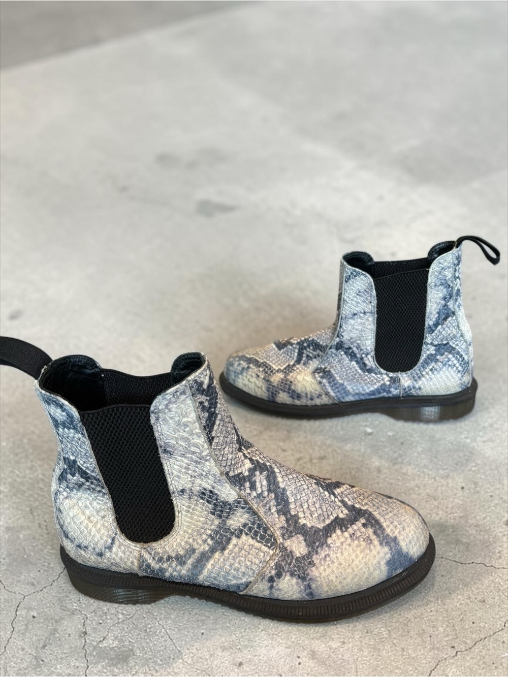 Doc Dr Martens Flora Snakeskin Chelsea Boots Shoes Women's Size 7 Excellent